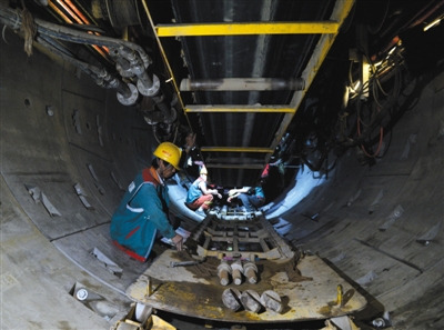 北京槐房再生水厂地面建湿地公园 地下处理污水